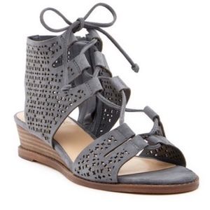 ✨Vince Camuto✨ Tie Up Sandals Size 8